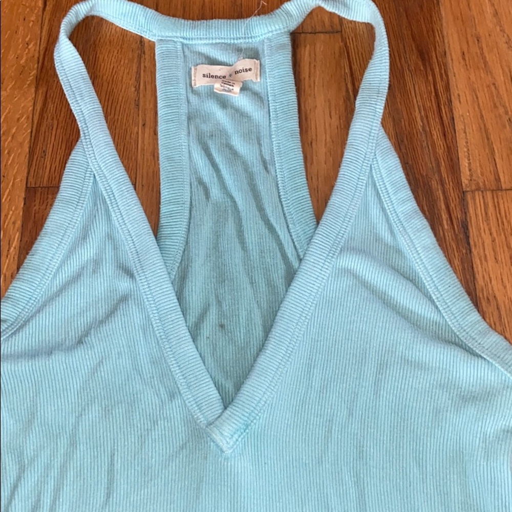 🌹 4/25 blue crop tank top from urban outfitters! - Picture 3 of 4